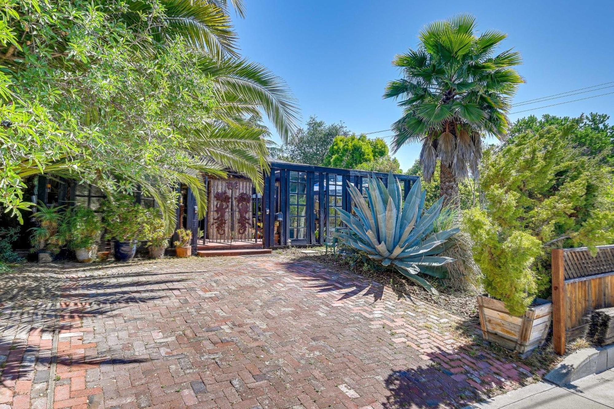 Bohemian Wonderland Benicia Bungalow With Pergola! Exteriör bild